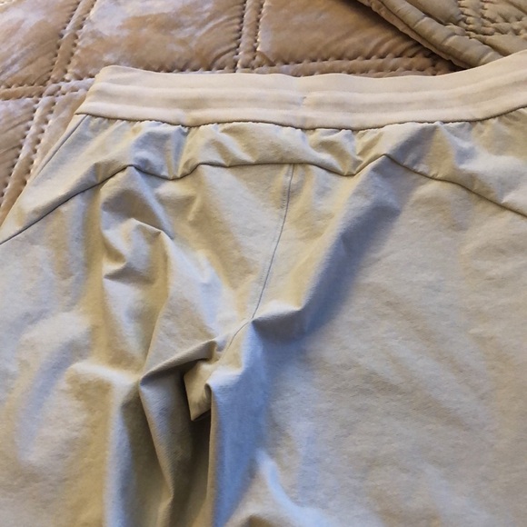 Athleta winter white Headlands Hybrid Trek Joggers. Stretch, two toned textured. - Picture 9 of 10